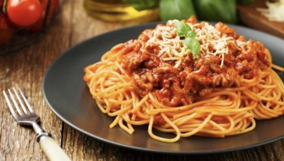 Μαθεύτηκε από Ιταλό σεφ: Αυτό είναι το μεγάλο λάθος που κάνουμε όλοι στα μακαρόνια με κιμά