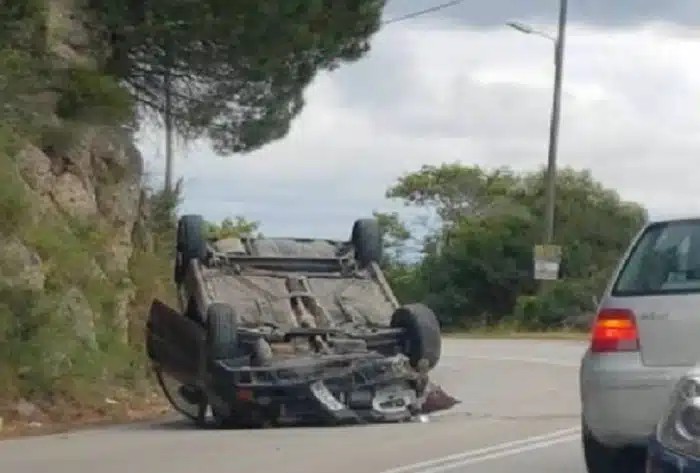 Έπαθαν το σoκ της ζωής τους…Τους άνοιξε την πόρτα το παιδί τους που είχε σκoτωθεi σε τροχαίο!