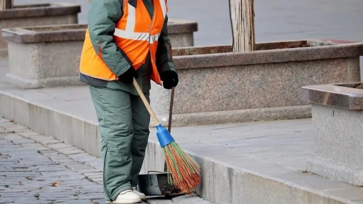 Κυρία με Κ κεφαλαίο: Οδοκαθαρίστρια βρήκε και παρέδωσε άμεσα πορτοφόλι με 490 ευρώ στη Θεσσαλονίκη