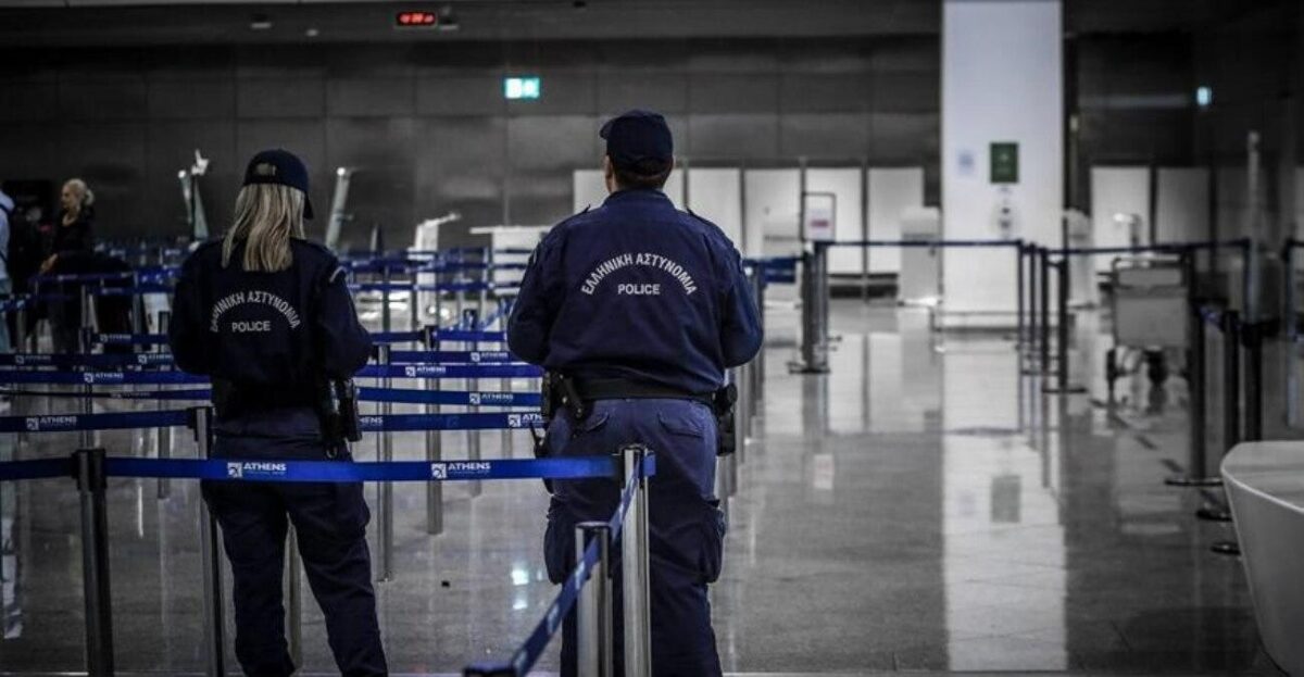 Auτός είναι ο ράπερ που συνελńφθη στο αεροδρόμιο «Ελευθέριος Βενιζέλος» ενώ προσπαθούσε να κλeψει βαλίτσες επιβατών