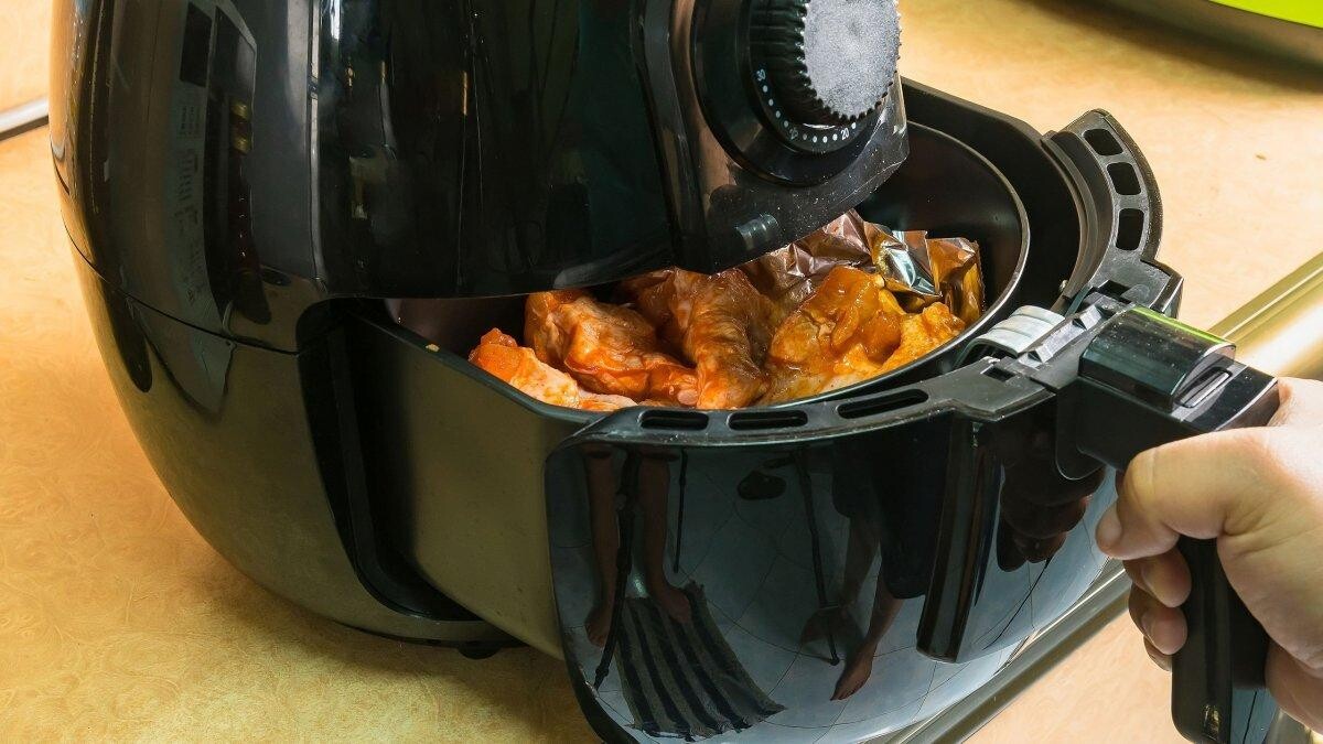 Ειδοποίηση των ειδικών: Τα air fryer μας κατασκοπεύουν και κλέβουν προσωπικά δεδομένα