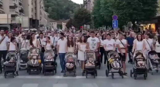 Family Pride: H παρέλαση της περήφανης Ελληνικής οικογένειας στη Θεσσαλονίκη