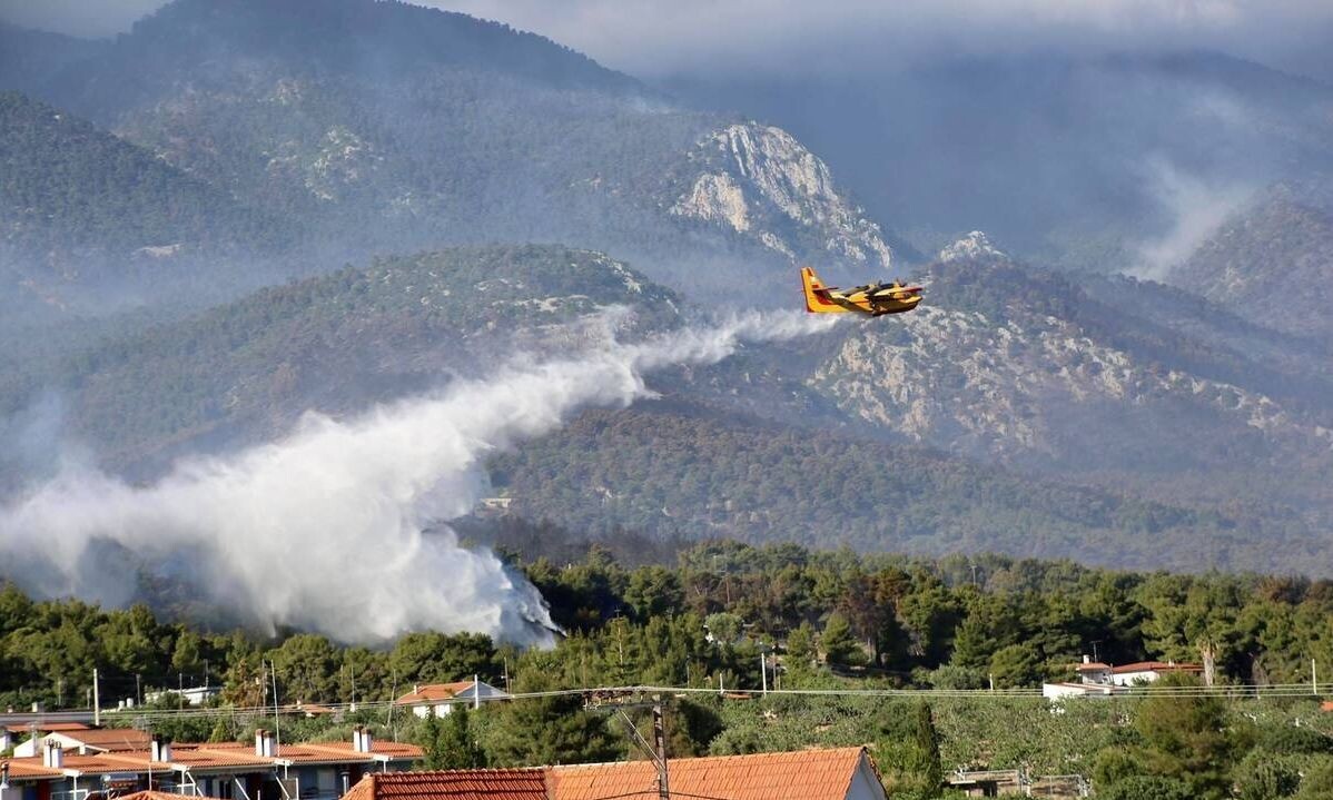 EKTAKTO: Φωτιά τώρα σε πλήρη εξέλιξη – Στη μάχη κι εναέρια μέσα