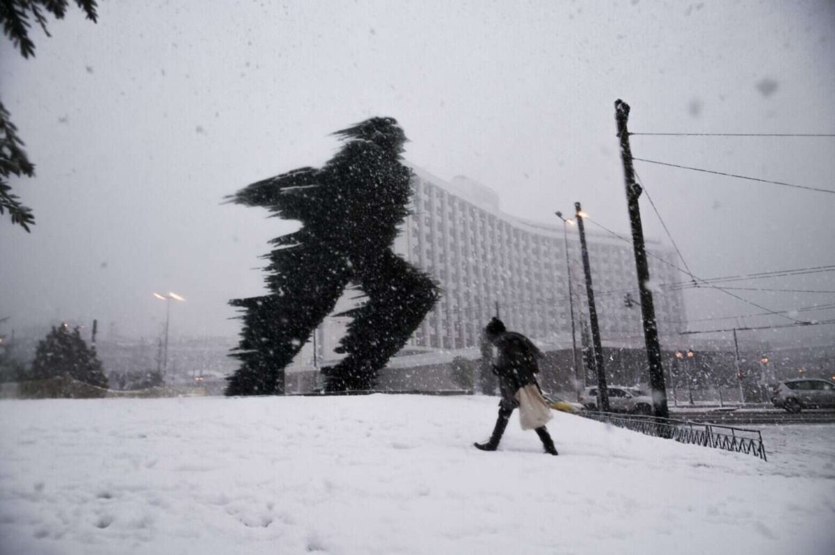 Όσοι μένετε Αττική μείνετε σπίτι, μην πάτε πουθενά-Έρχονται χιονοκαταιγίδες από ώρα σε ώρα–Ουκρανικός χιονιάς πολιορκεί τη χώρα