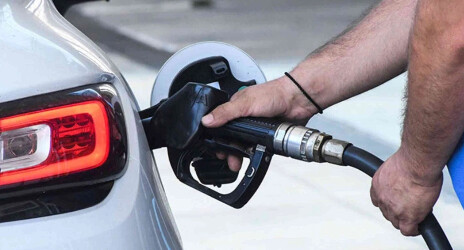 Λίγοι το γνωρίζουν: Ο λόγος που δεν πρέπει να γεμίζεις βενζίνη το ρεζερβουάρ του αυτοκινήτου σου