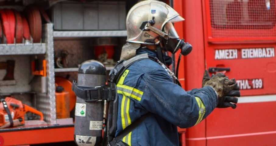 Πύρινη «κόλαση» στον Πειραιά – Ήχησε το 112