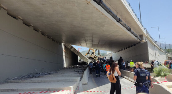 Αδιανόητη τραγωδία, τουλάχιστον 59 νεκροί: Σοκαριστική κατέρρευση γέφυρας γεμάτης αυτοκίνητα, θρήνος στη χώρα