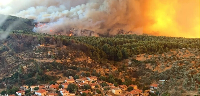 ΕΚΤΑΚΤΗ ΕΙΔΗΣΗ: Μεγάλη Φωτιά Τώρα– Καίγεται ο ΧΥΤΑ – Σε κατάσταση έκτακτης ανάγκης η Πυροσβεστική