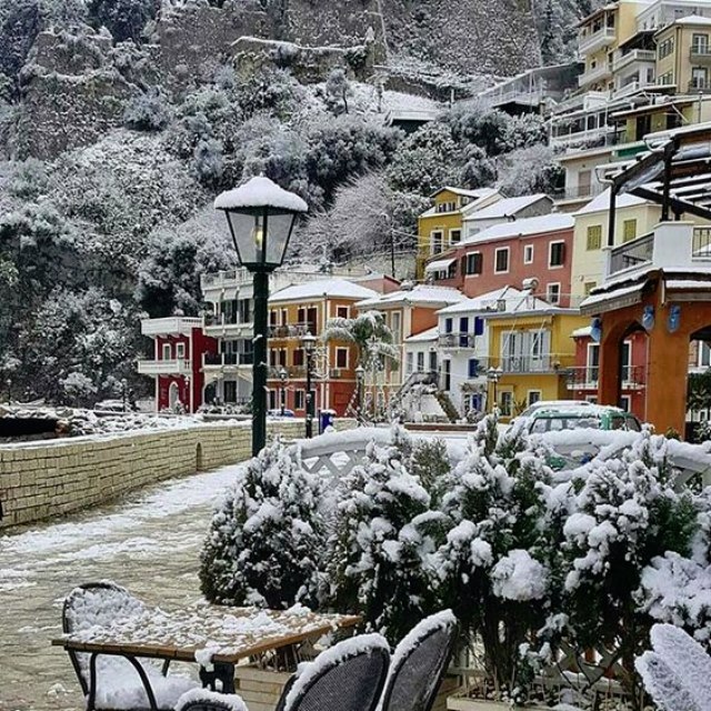 30 μέρη στην Ελλάδα που θυμίζουν παραμύθι τον χειμώνα