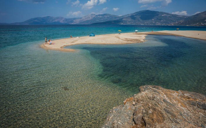 20 Μαγικές Παραλίες που Αποδεικνύουν ότι η Εύβοια είναι Ένας Πραγματικός Παράδεισος μια Ανάσα από την Αθήνα