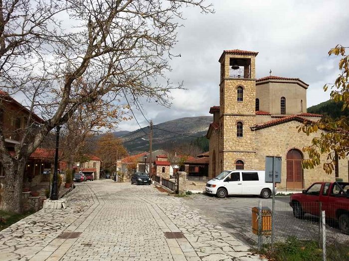 Δεν χρειάζεται να ψάξεις πολύ.. Ο παράδεισος υπάρχει και βρίσκεται μόλις 2 ώρες από την Αθήνα!