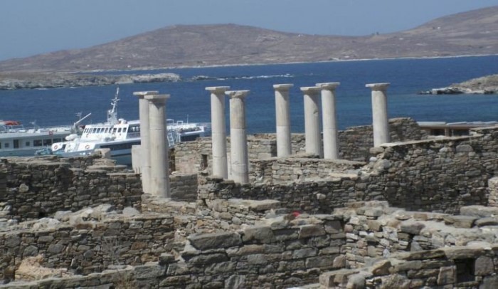 Το ακατοίκητο ελληνικό νησί που είναι γεμάτο αρχαίους θησαυρούς