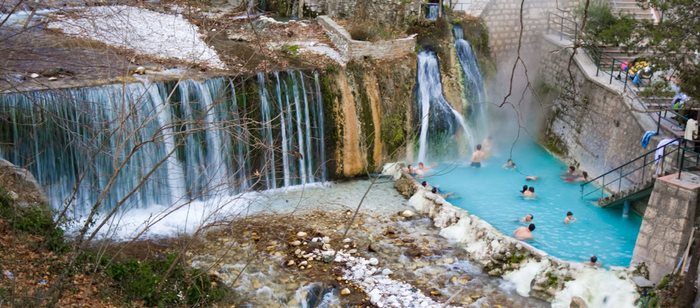 Λουτρά Πόζαρ: Θεραπεία και χαλάρωση σε καυτά νερά