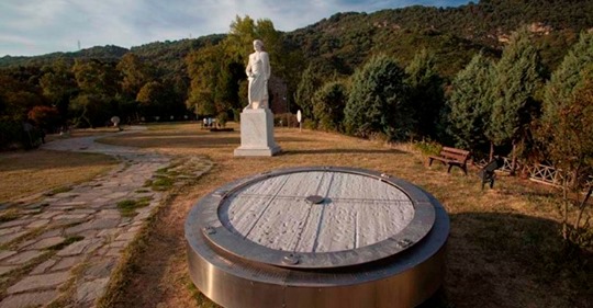 Όλοι οι νόμοι της Φυσικής του Αριστοτέλη βρίσκονται μέσα σ΄ένα θεματικό πάρκο στη Χαλκιδική