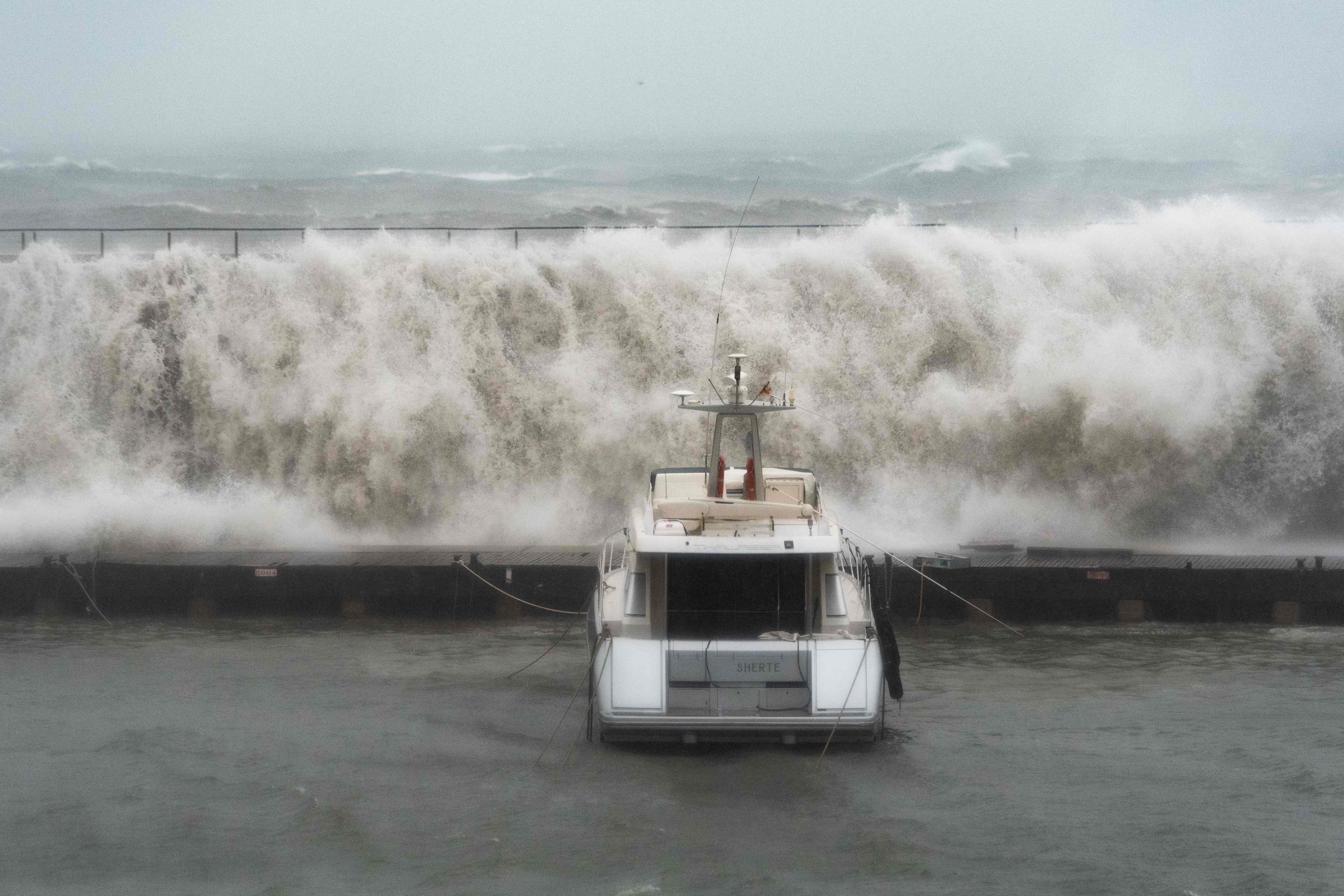 Freezing winds, heavy snow and rain lashed parts of Spain in the past 48 hours