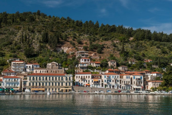 Λακωνική Μάνη: Μια γη φτιαγμένη από πέτρα, φως και ιστορίες με κουρσάρους