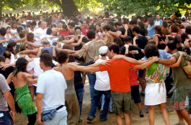  Αν δεν πας έστω σ' ένα πανηγύρι, δεν ξέρεις τι θα πει ελληνικό καλοκαίρι