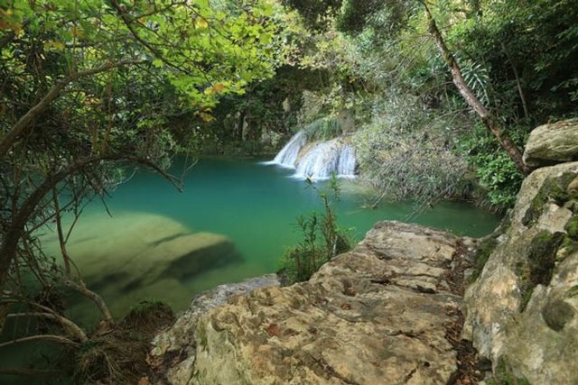 Η γαλάζια λίμνη της Ελλάδας βρίσκεται στη Μεσσηνία