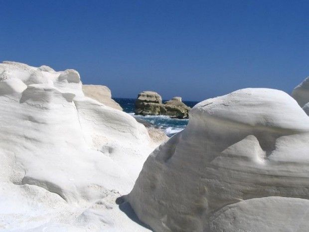 Σαρακίνικο, Μήλος, ένα τοπίο που μοιάζει με τη σελήνη