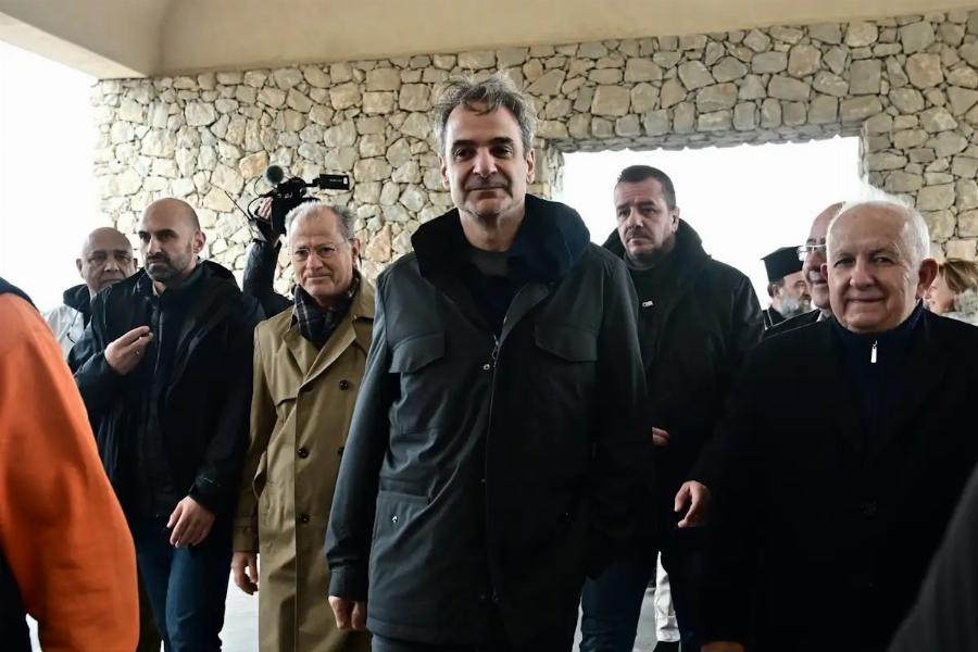 Σταμάτησαν οι ισχυροί σεισμoi στη Σαντορίνη με το που έφτασε ο Κυριακός Μητσοτάκης