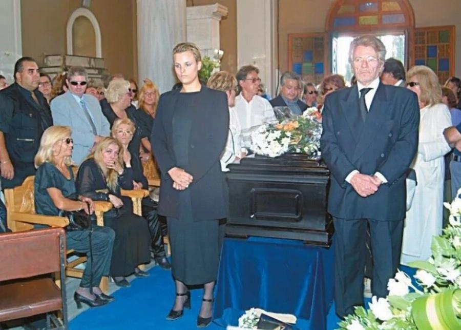 Κλείστηκε ξαφνικά σε Μοναστήρι: Πασίγνωστη ηθοποιός και κόρη διάσημου Έλληνα τα παράτησε όλα κι έγινε Μοναχή