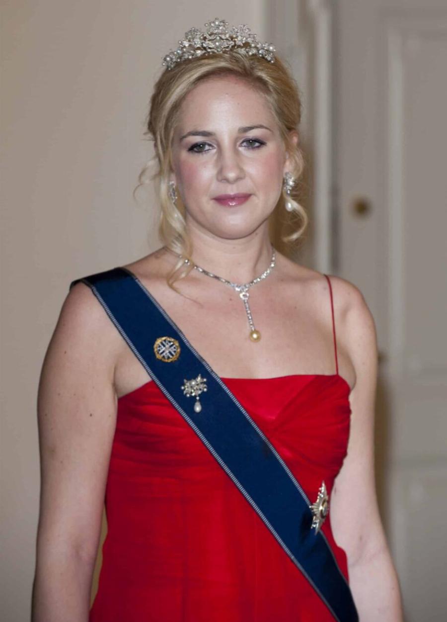 Η Χρυσή Βαρδινογιάννη φόρεσε την Antique Corsage Tiara με μαργαριτάρια και διαμάντια στον γάμο της