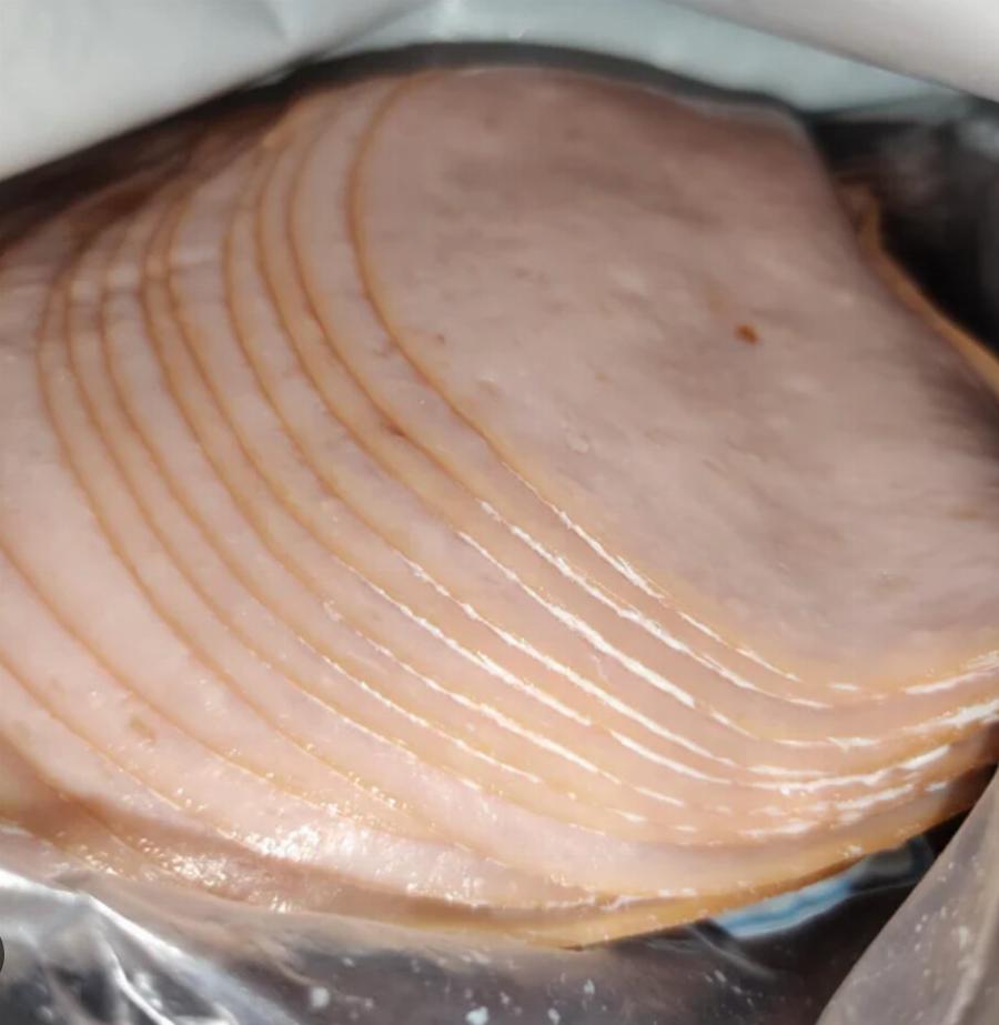 Αλλαντικά με γλίτσα: Ποιες είναι οι αιτίες και τι μπορεί να πάθεις αν τα φας